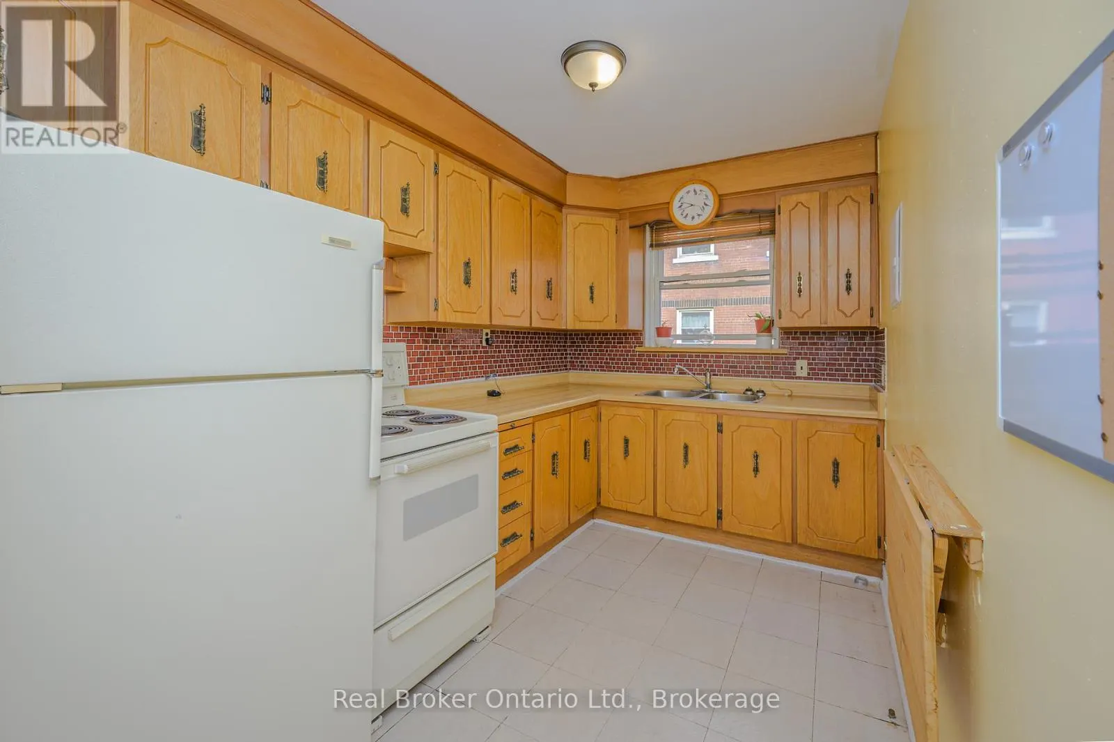 205C - 5 EAST 36TH STREET, #205C