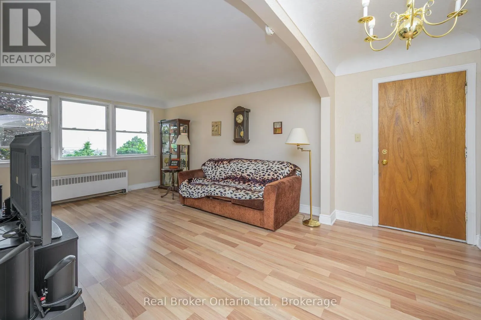 205C - 5 EAST 36TH STREET, #205C