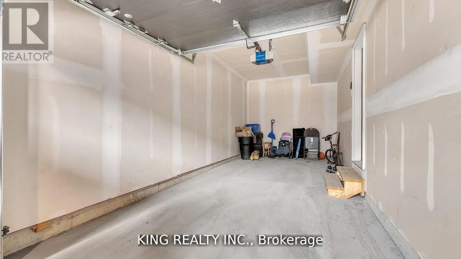55 - 819 KLEINBURG DRIVE