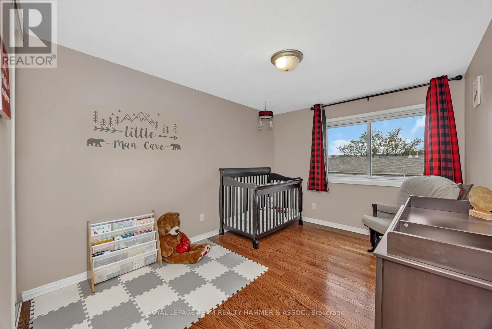 2425 SOUTHVALE CRESCENT