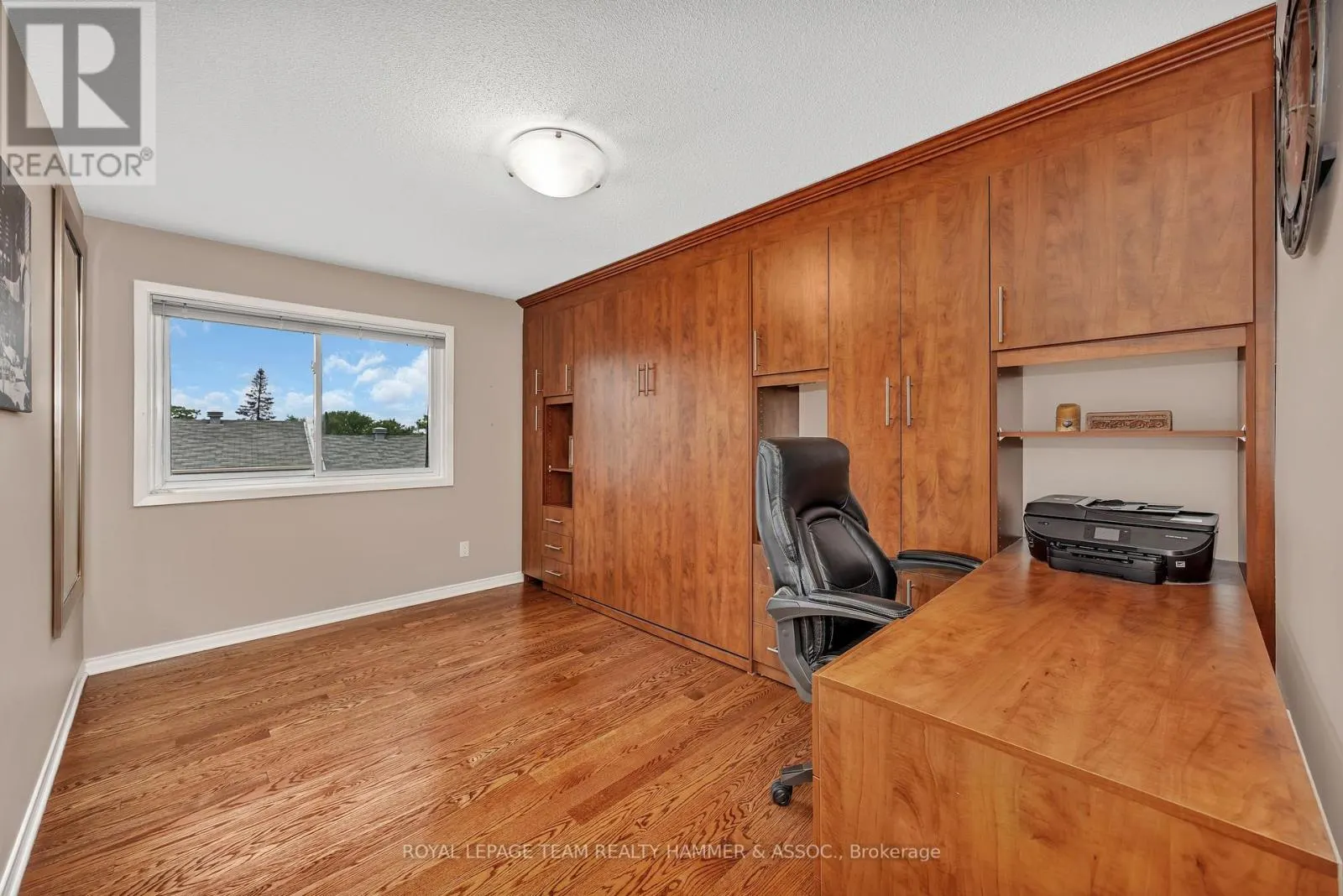 2425 SOUTHVALE CRESCENT