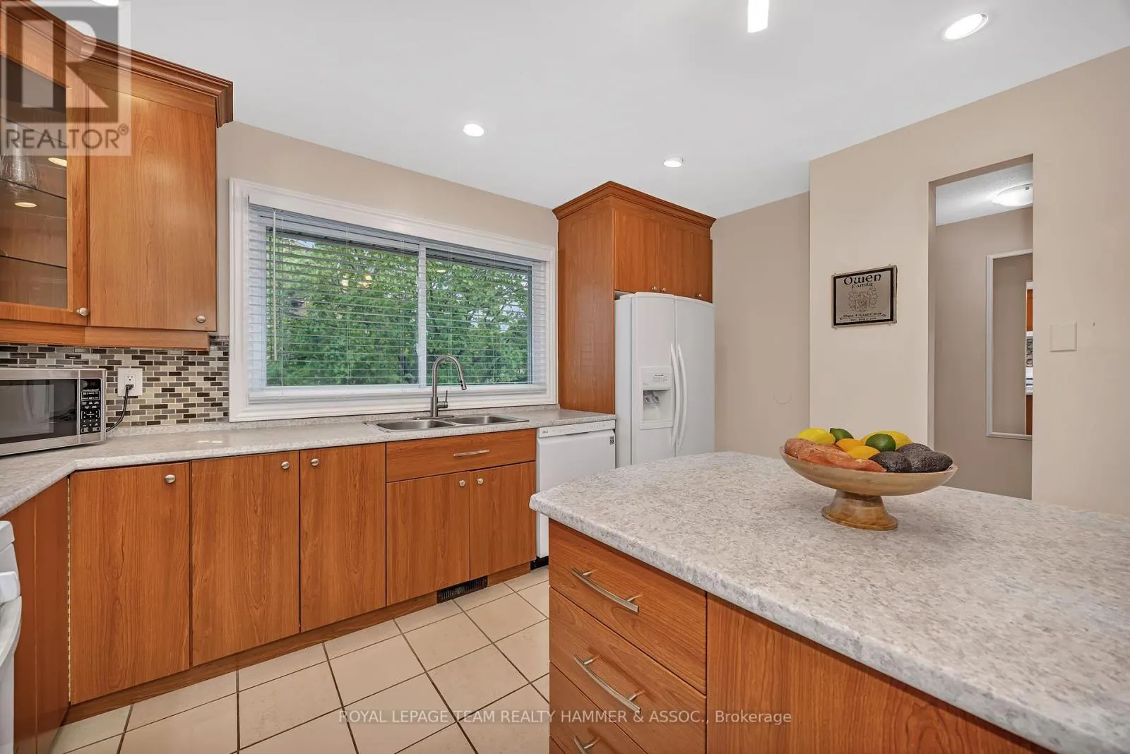 2425 SOUTHVALE CRESCENT