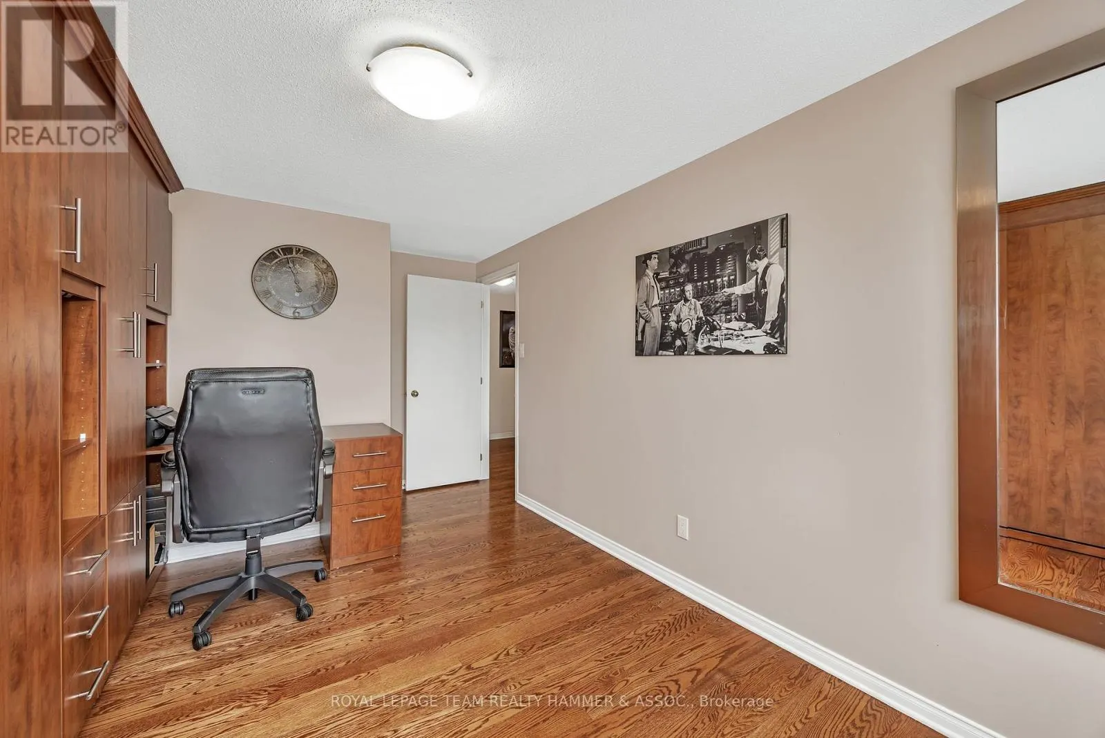 2425 SOUTHVALE CRESCENT