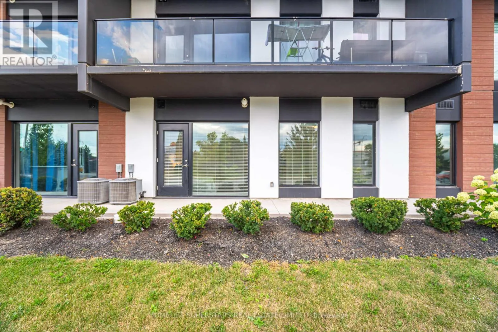 115 - 5 WAKE ROBIN DRIVE