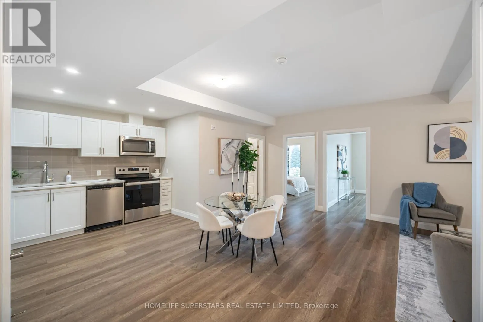 115 - 5 WAKE ROBIN DRIVE