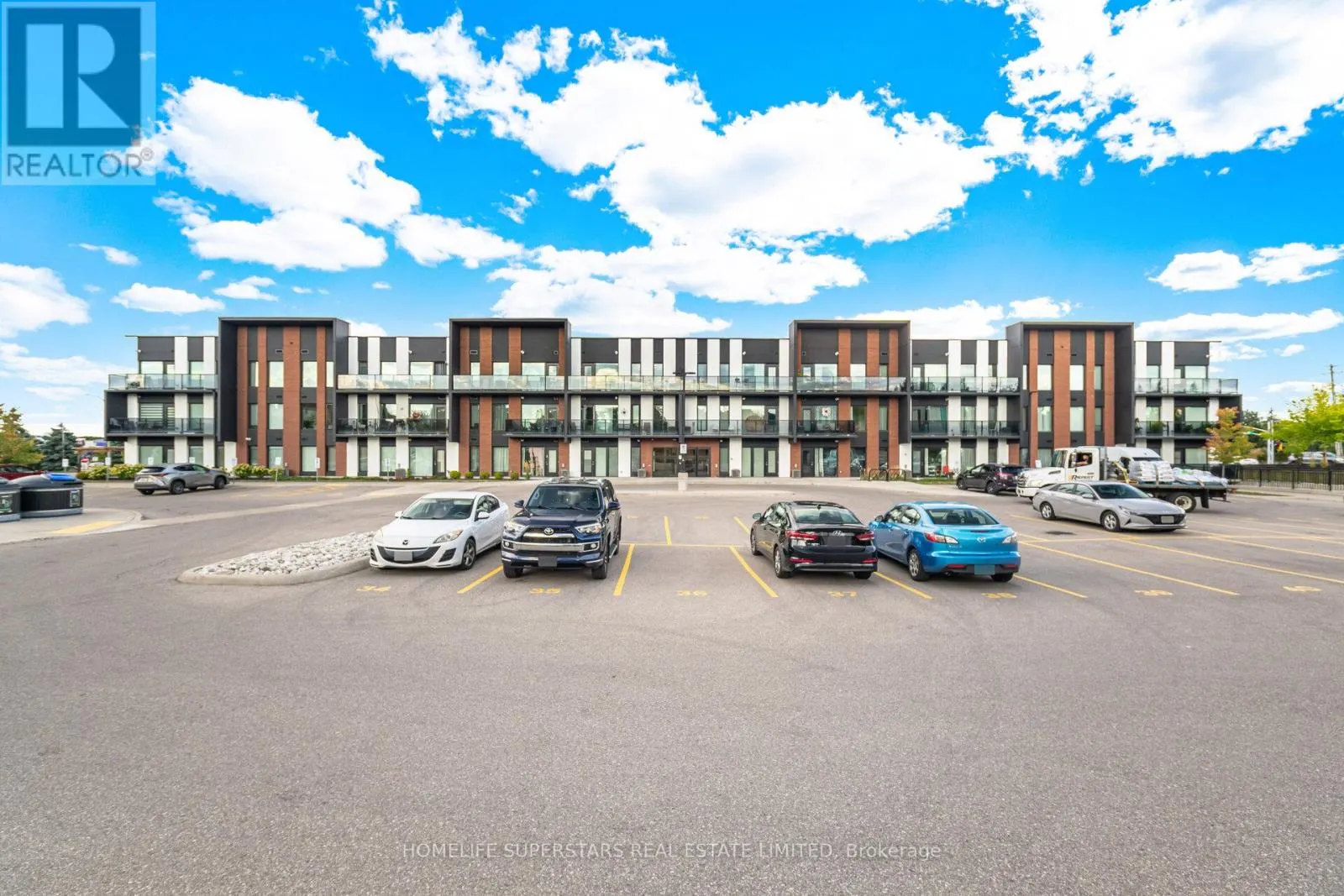 115 - 5 WAKE ROBIN DRIVE