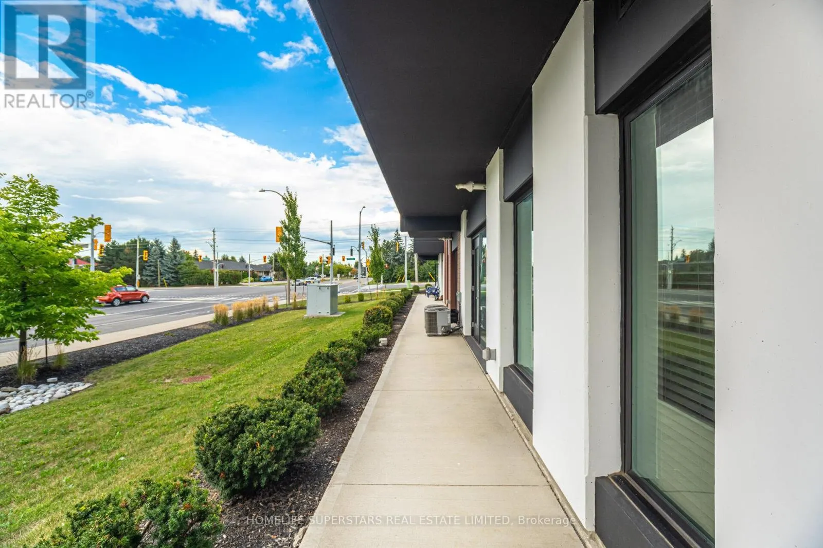 115 - 5 WAKE ROBIN DRIVE