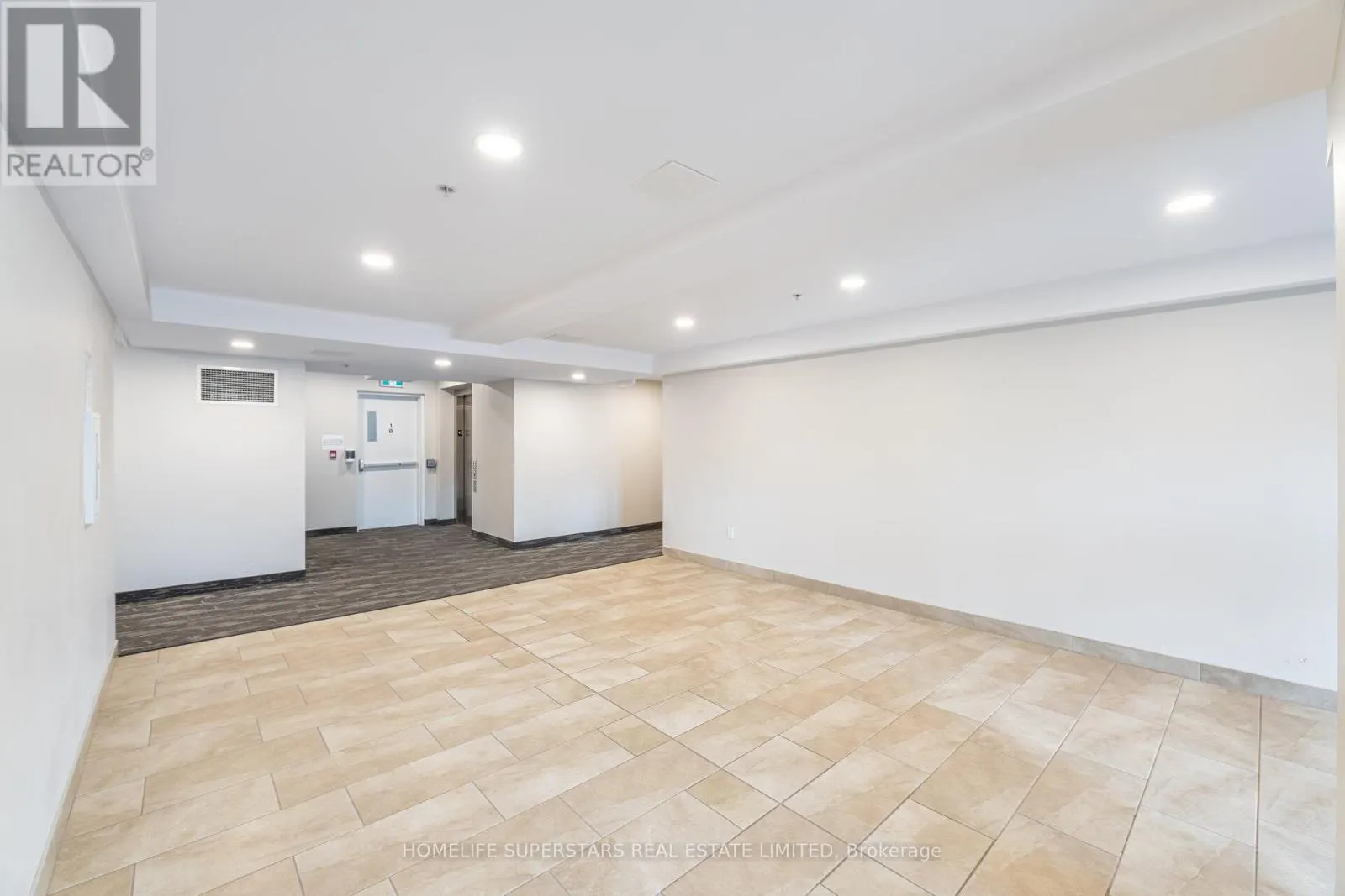115 - 5 WAKE ROBIN DRIVE