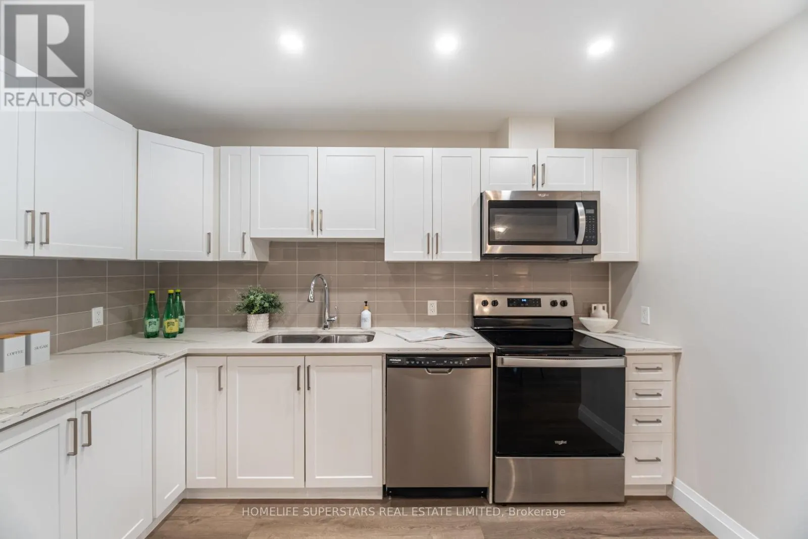 115 - 5 WAKE ROBIN DRIVE