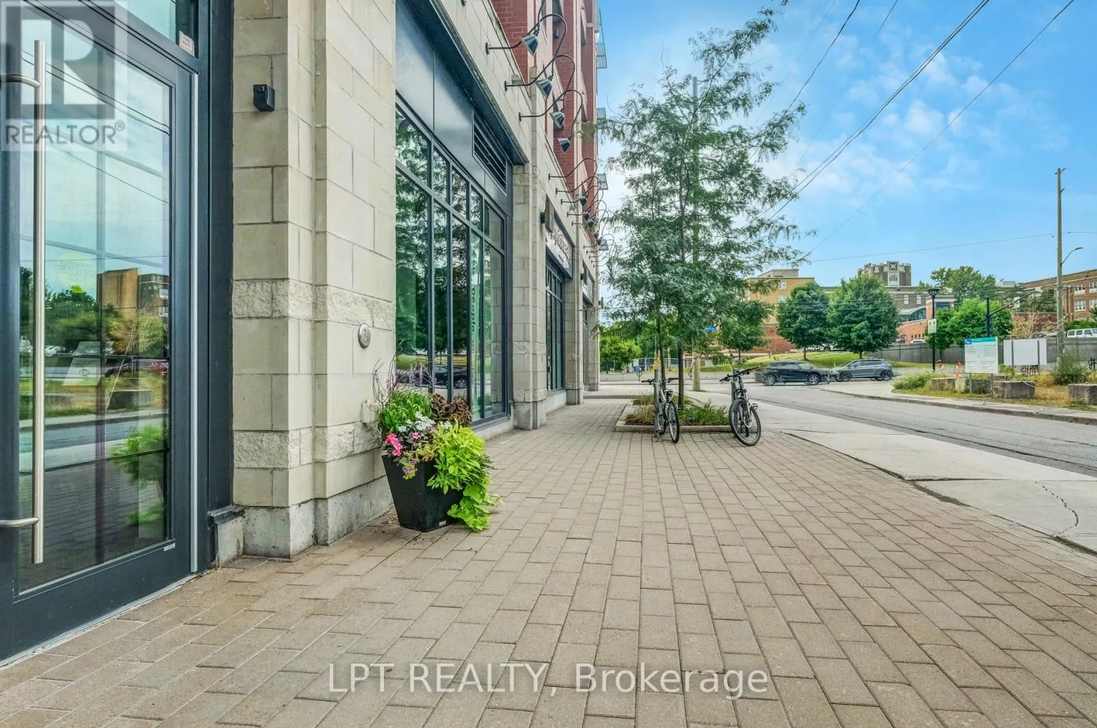504 - 60 SPRINGHURST AVENUE