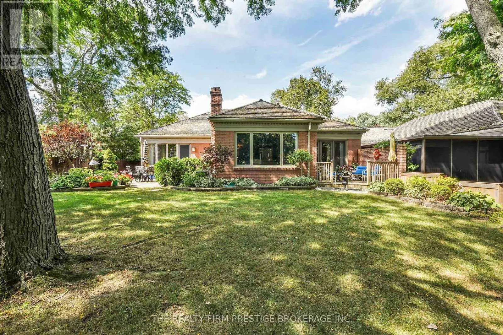 1003 HUNT CLUB MEWS