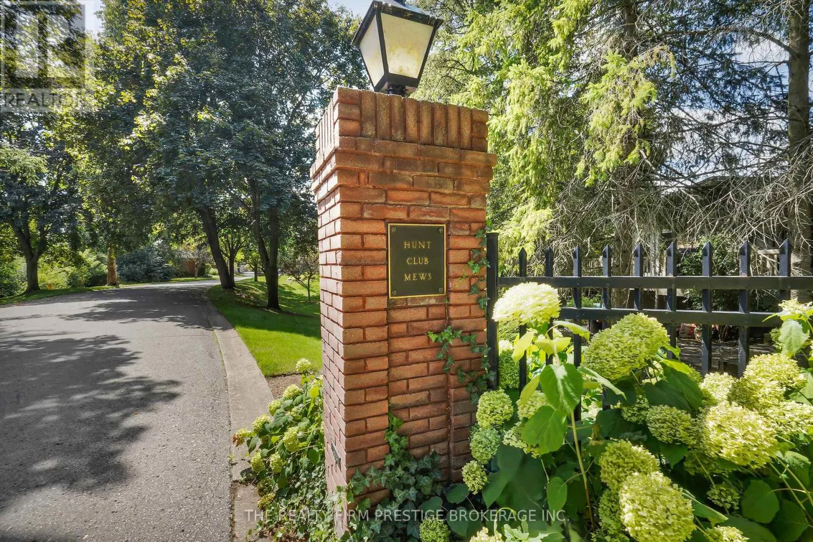 1003 HUNT CLUB MEWS