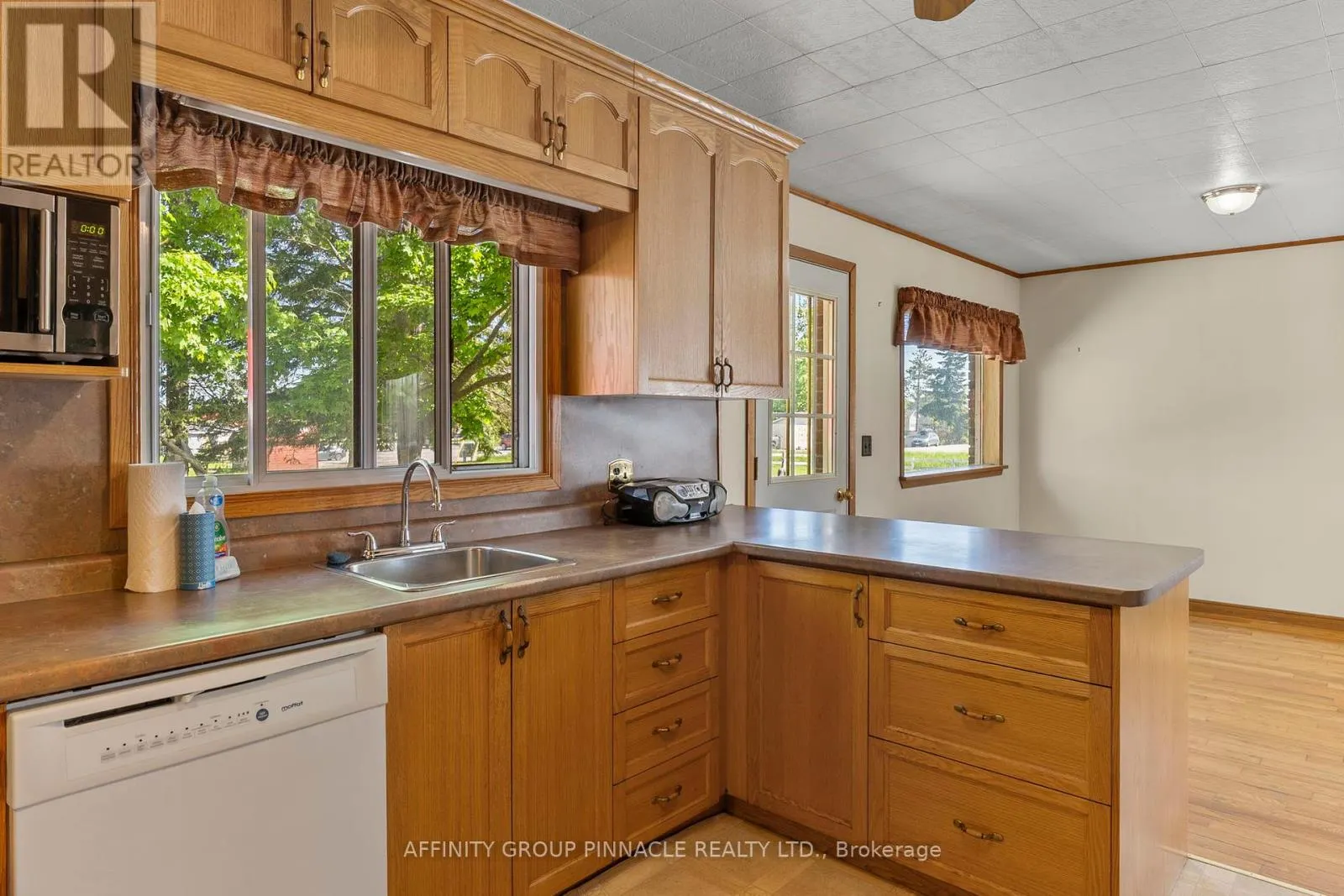 572 COUNTY RD 8 ROAD