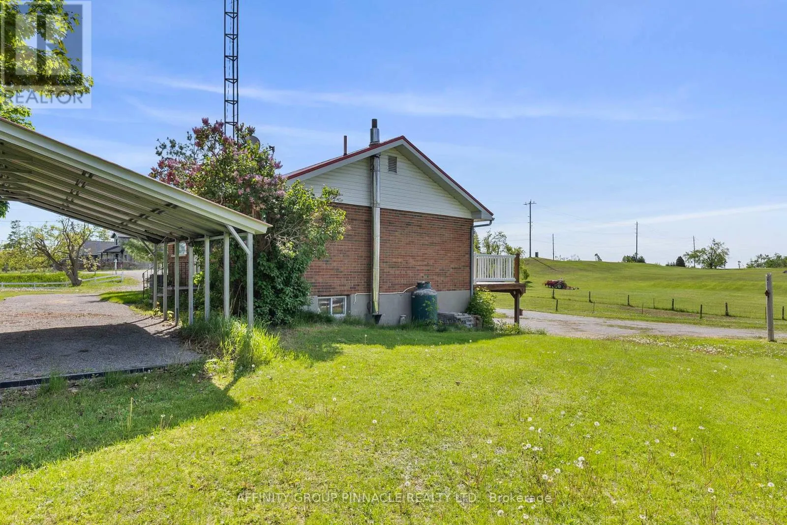 572 COUNTY RD 8 ROAD
