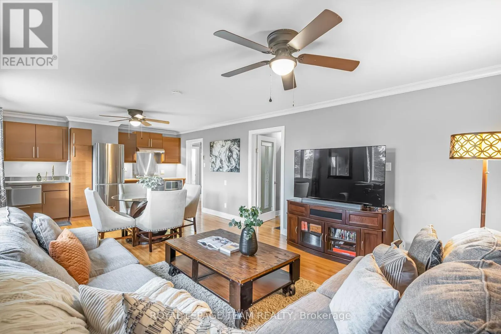 37 PROMENADE AVENUE