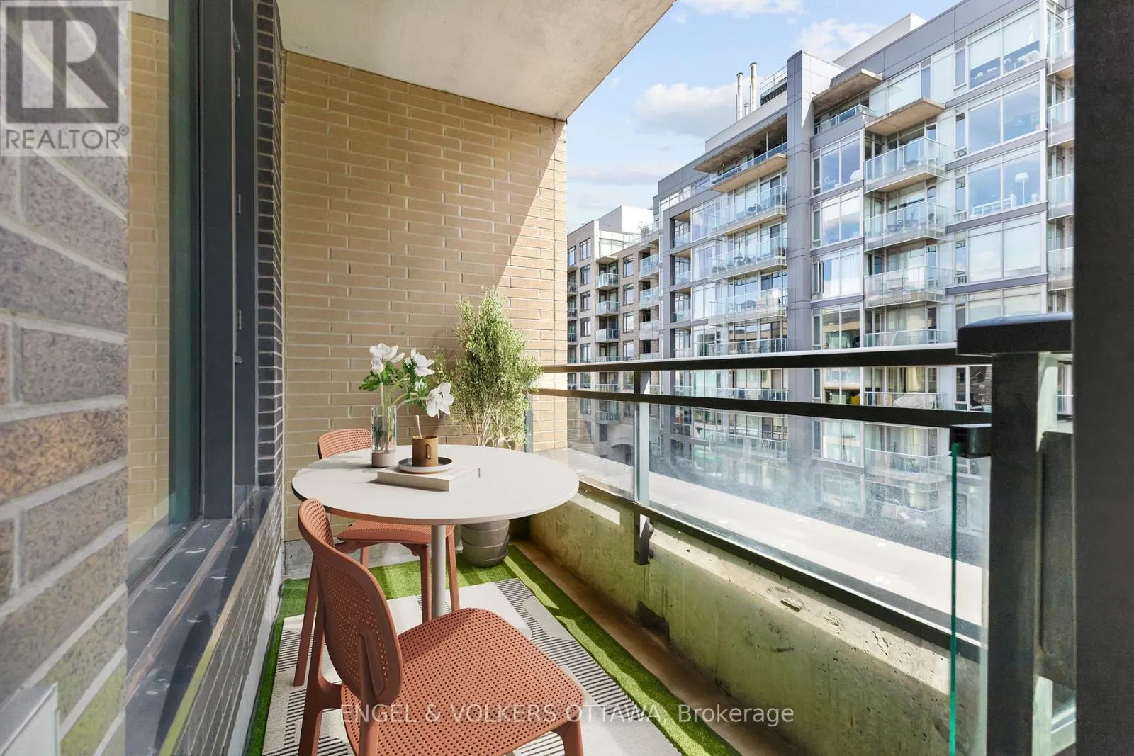 503 - 101 RICHMOND ROAD