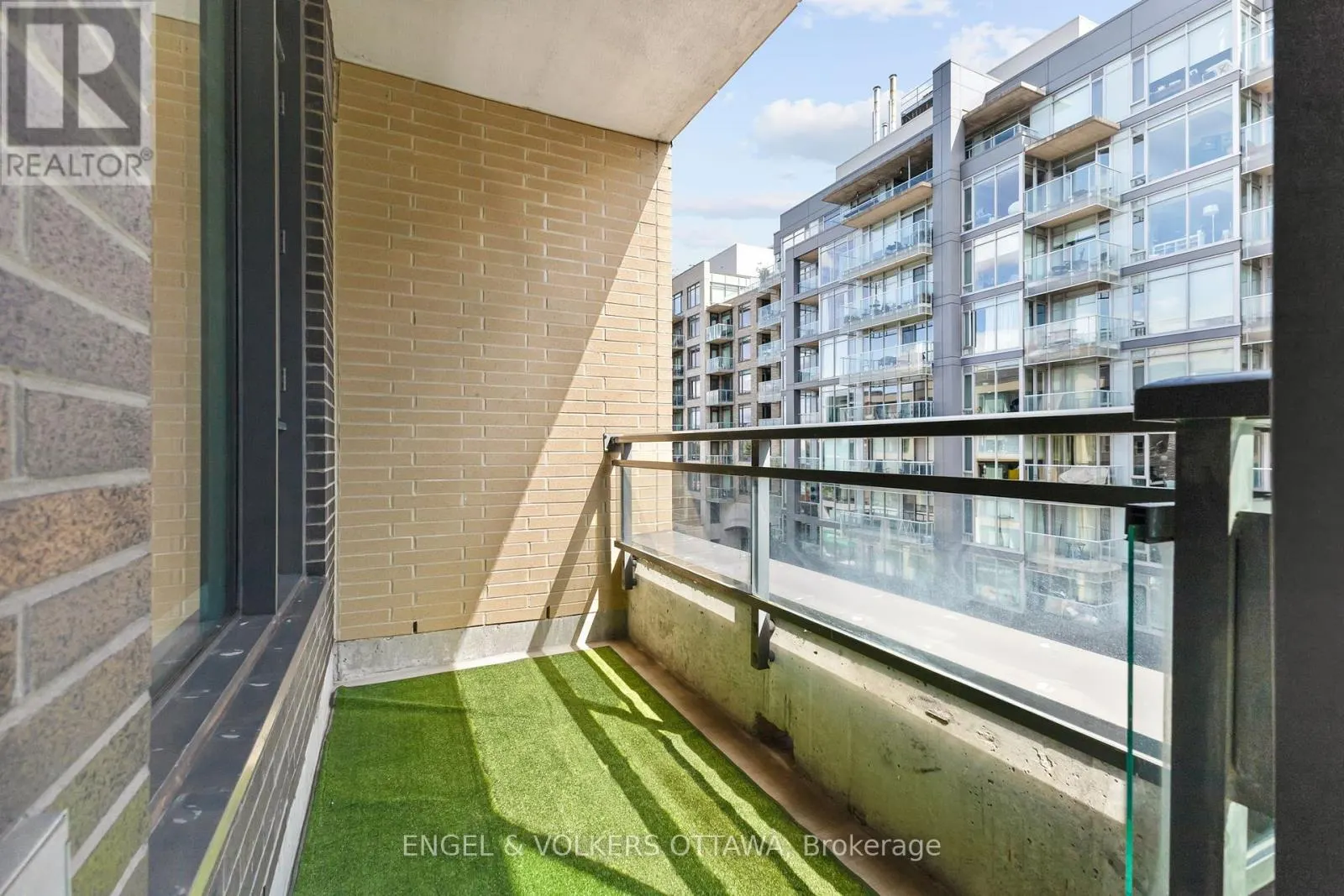 503 - 101 RICHMOND ROAD