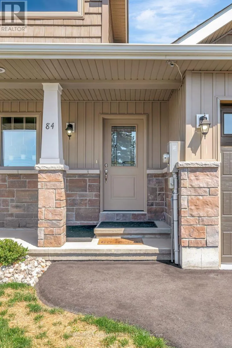 84 FARRINGTON CRESCENT