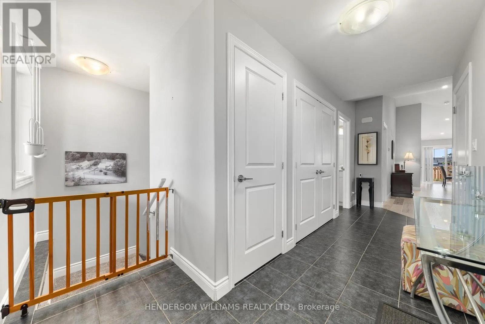 84 FARRINGTON CRESCENT