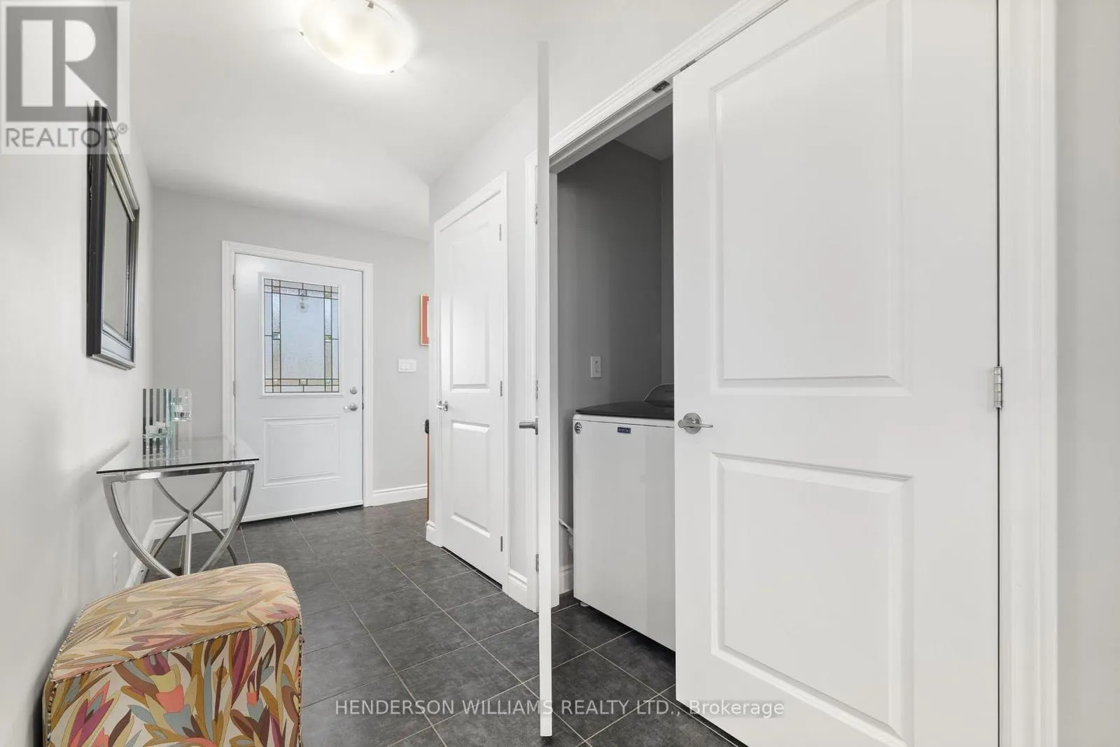 84 FARRINGTON CRESCENT