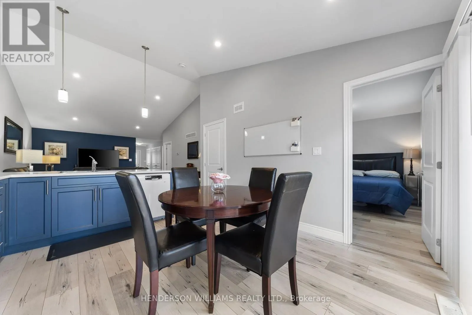 84 FARRINGTON CRESCENT