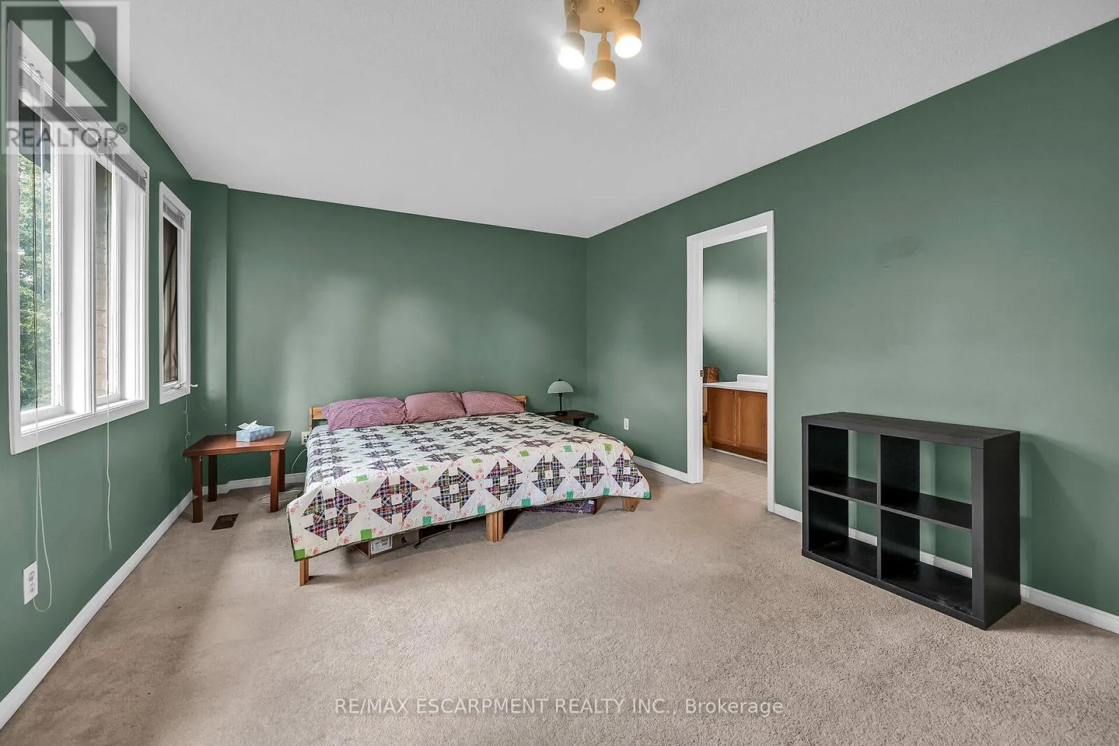 70 GOLFVIEW CRESCENT