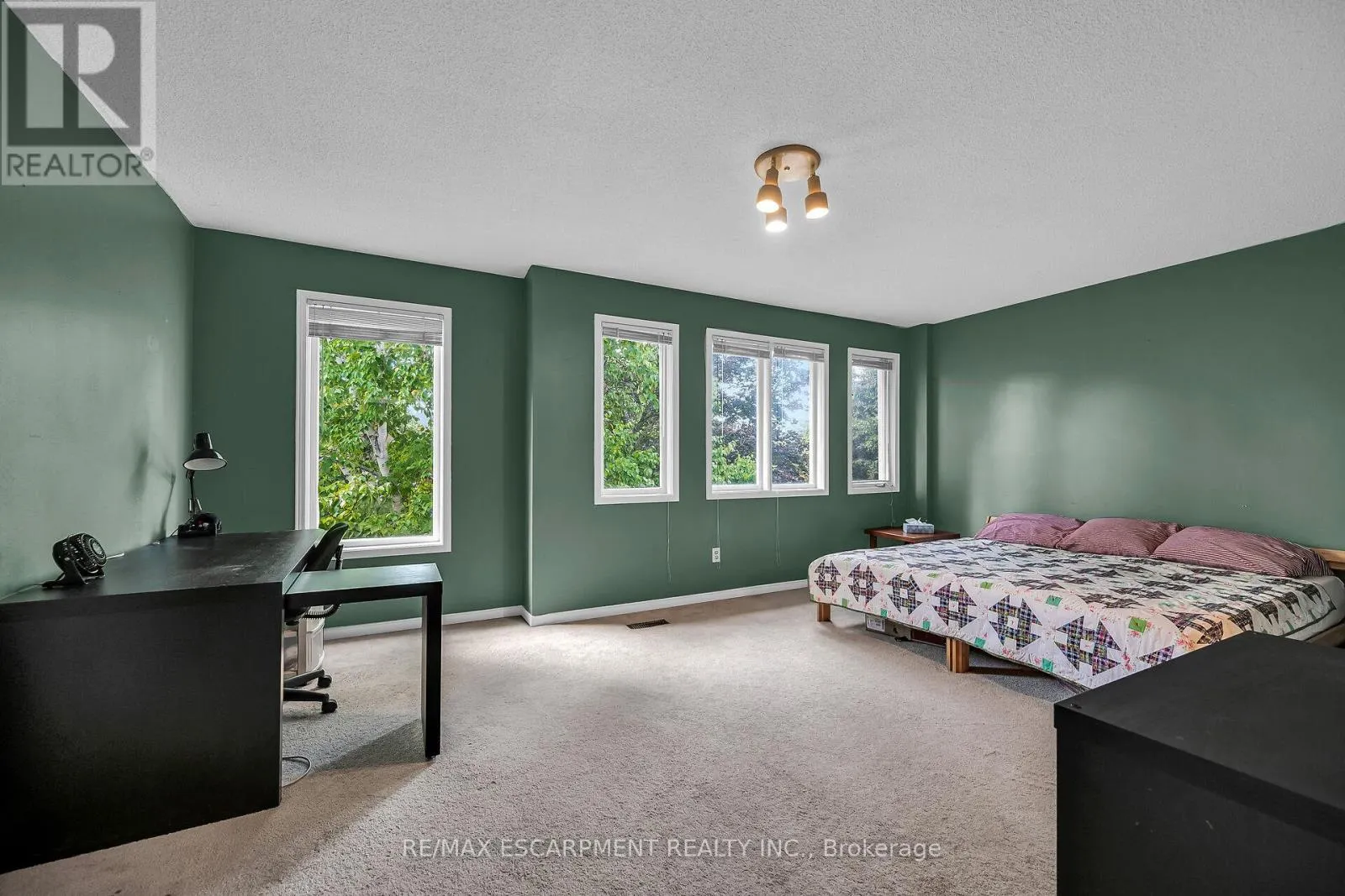 70 GOLFVIEW CRESCENT