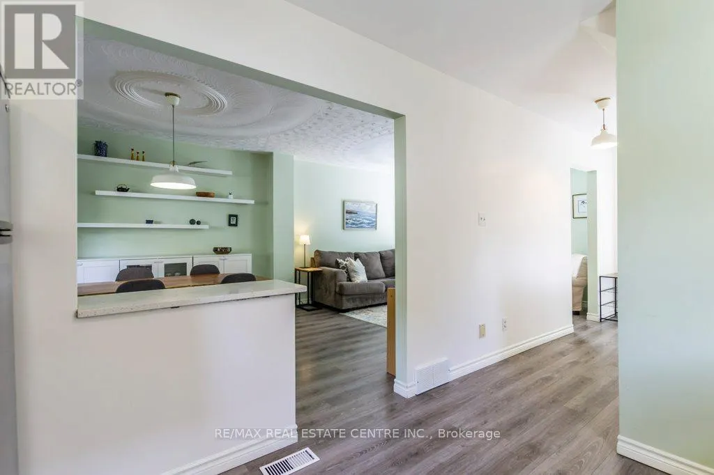 56 JOHN STREET W