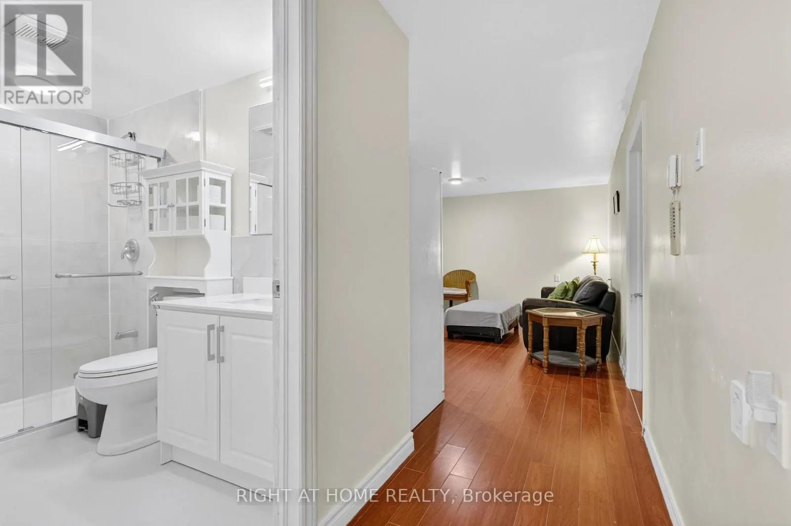 212 HOLBEACH CRESCENT