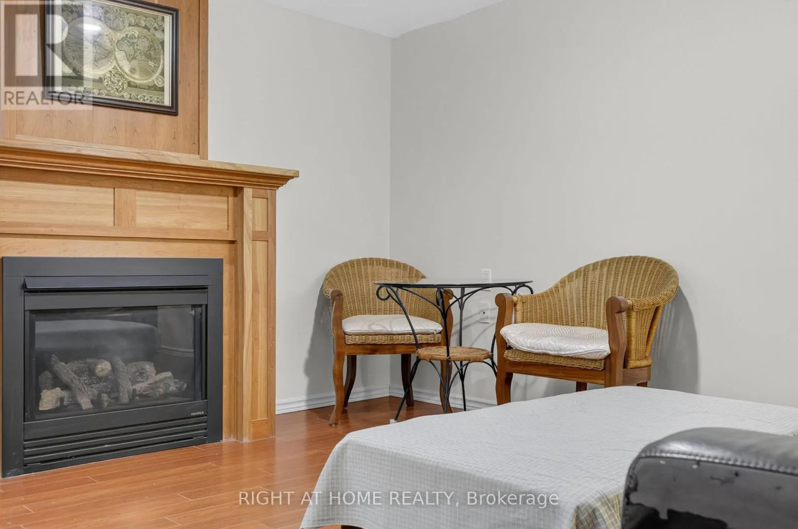 212 HOLBEACH CRESCENT