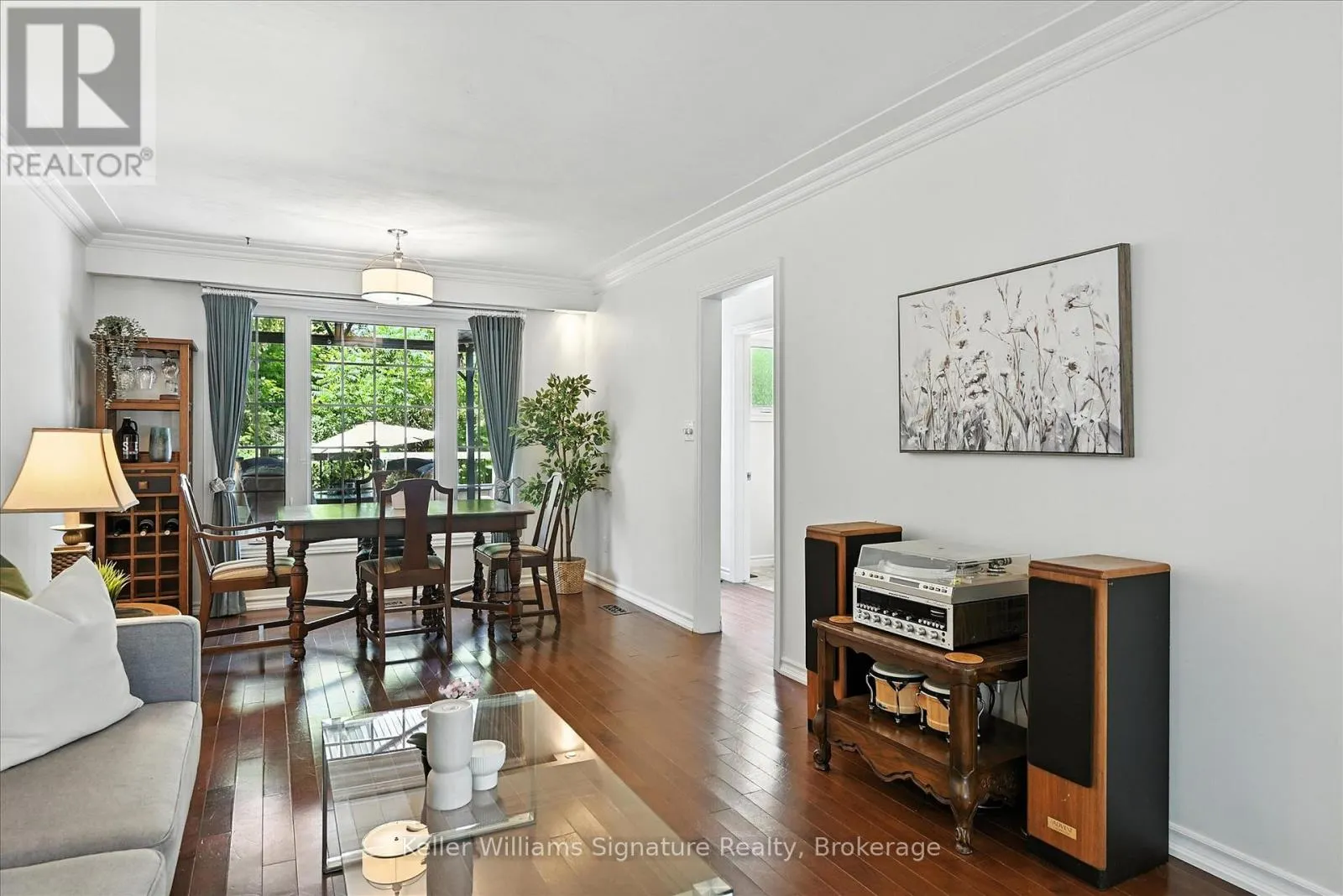 18 MOONGLOW PLACE