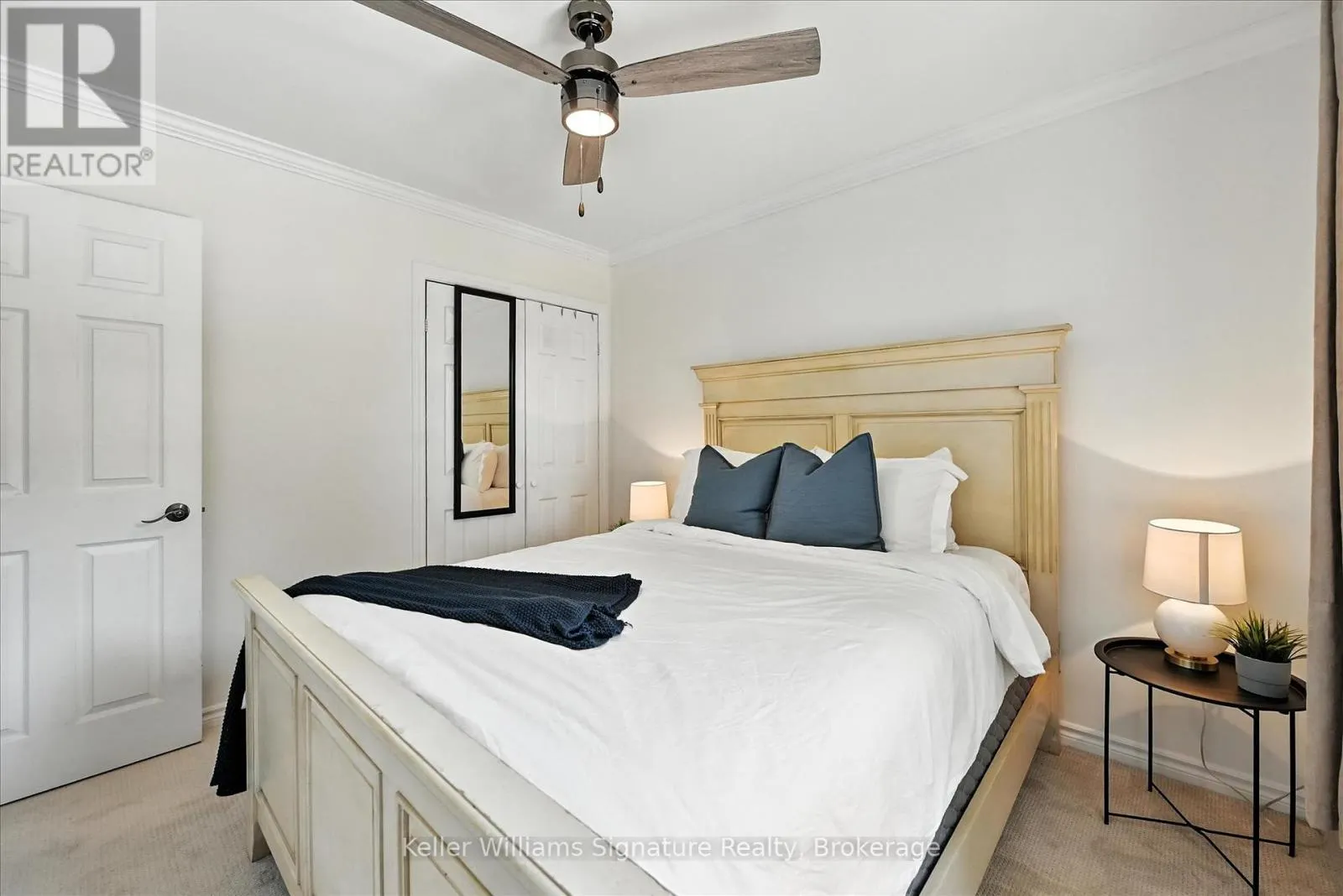 18 MOONGLOW PLACE