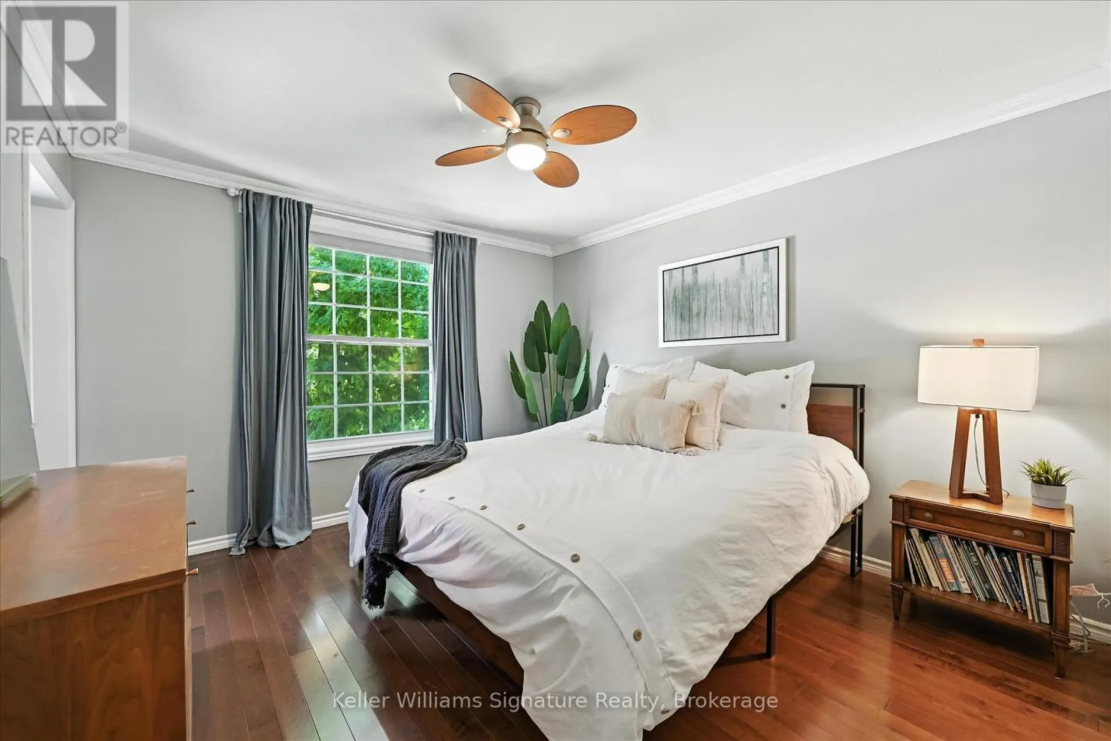 18 MOONGLOW PLACE