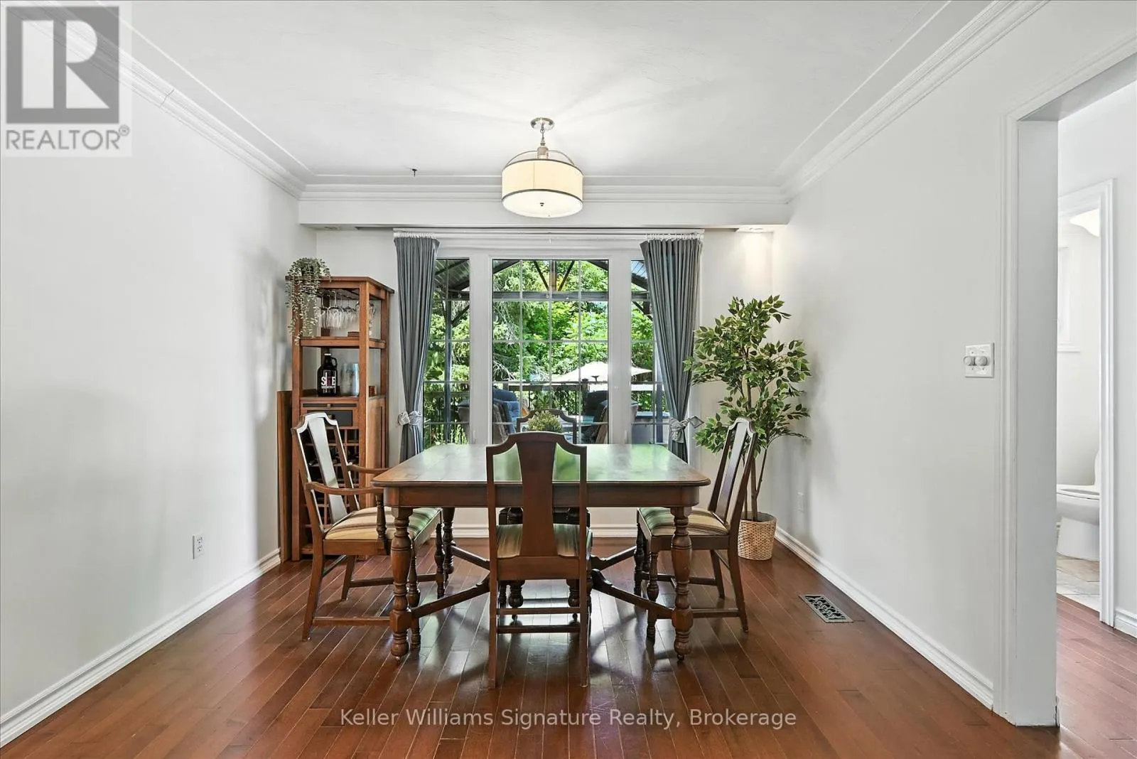 18 MOONGLOW PLACE