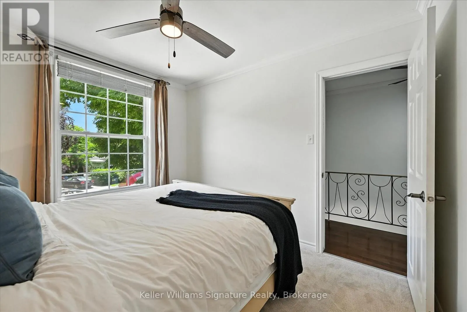 18 MOONGLOW PLACE