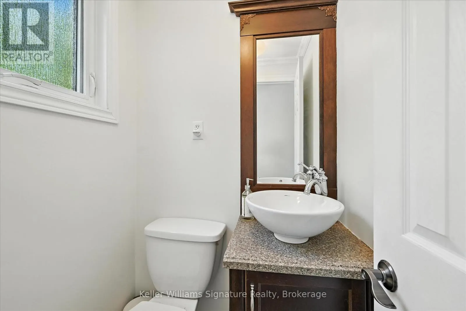 18 MOONGLOW PLACE