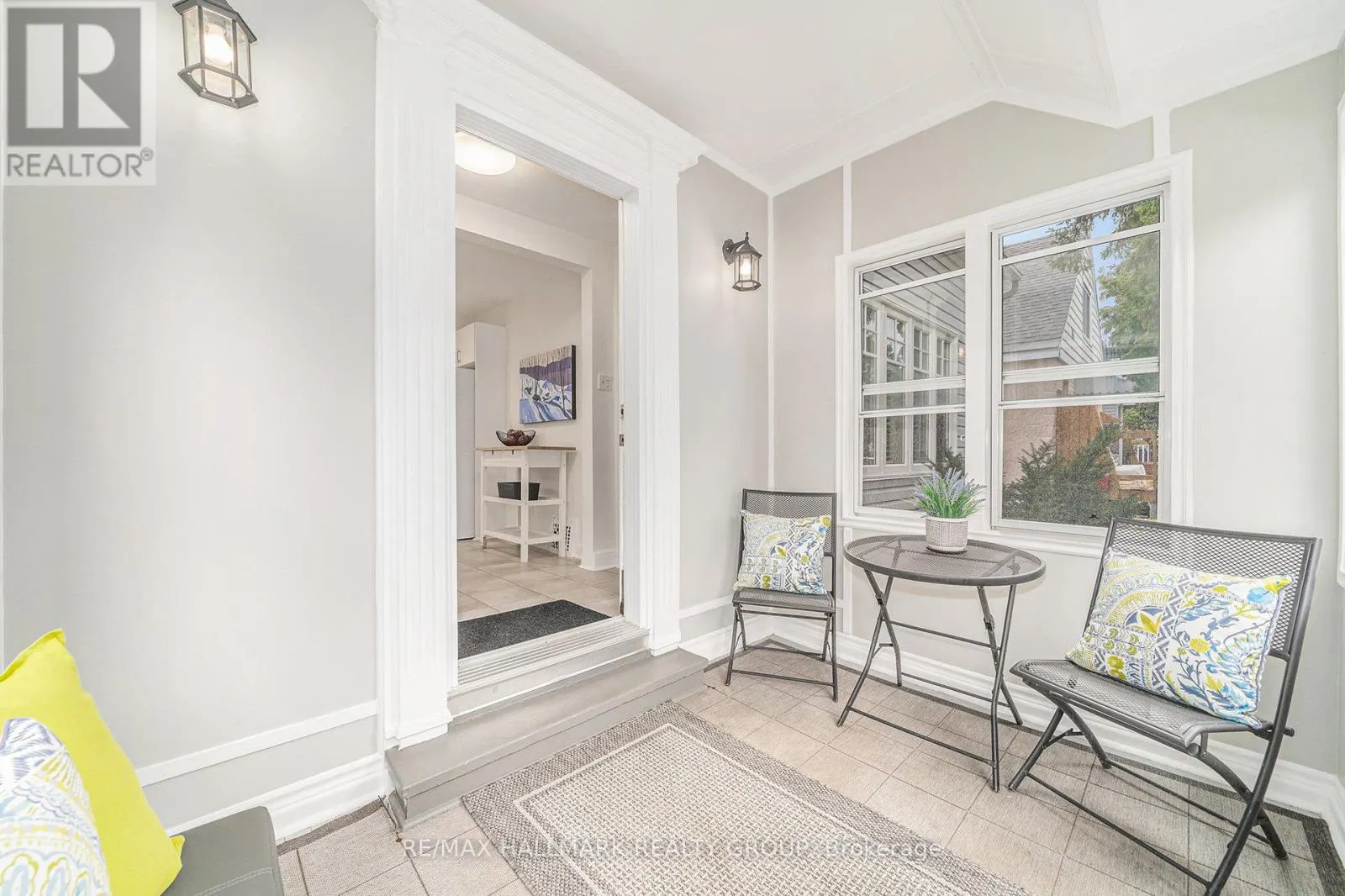98 DAGMAR AVENUE