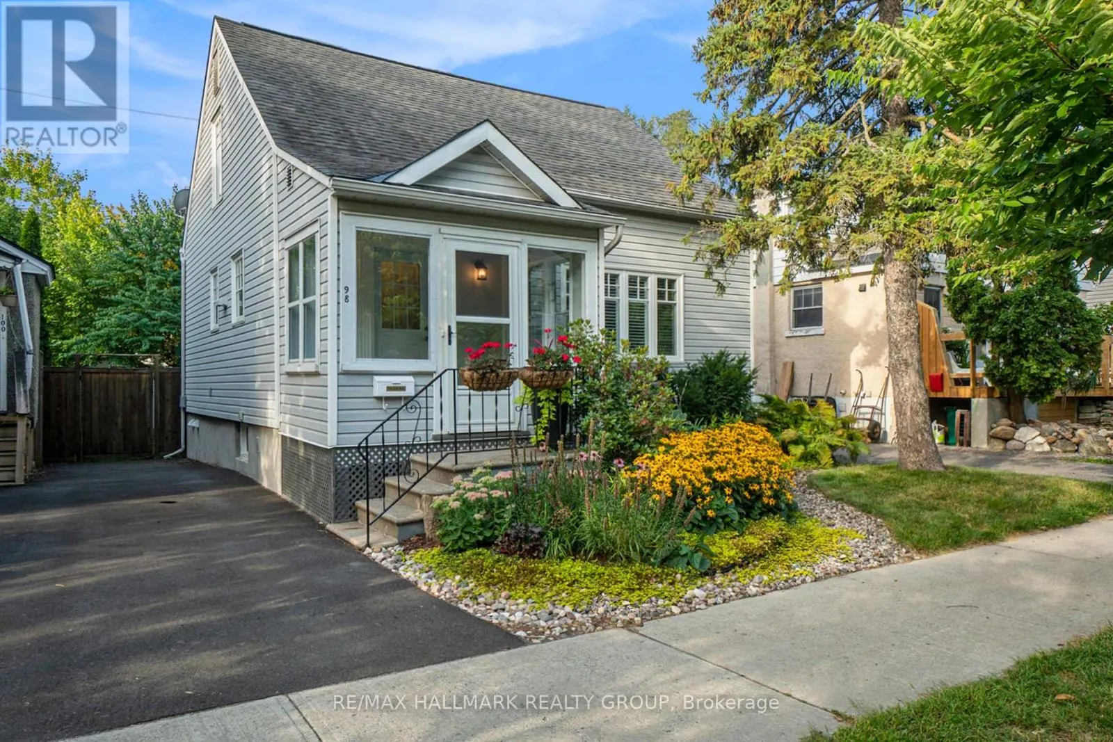 98 DAGMAR AVENUE