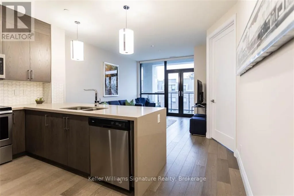 207 - 101 LOCKE STREET S, #207