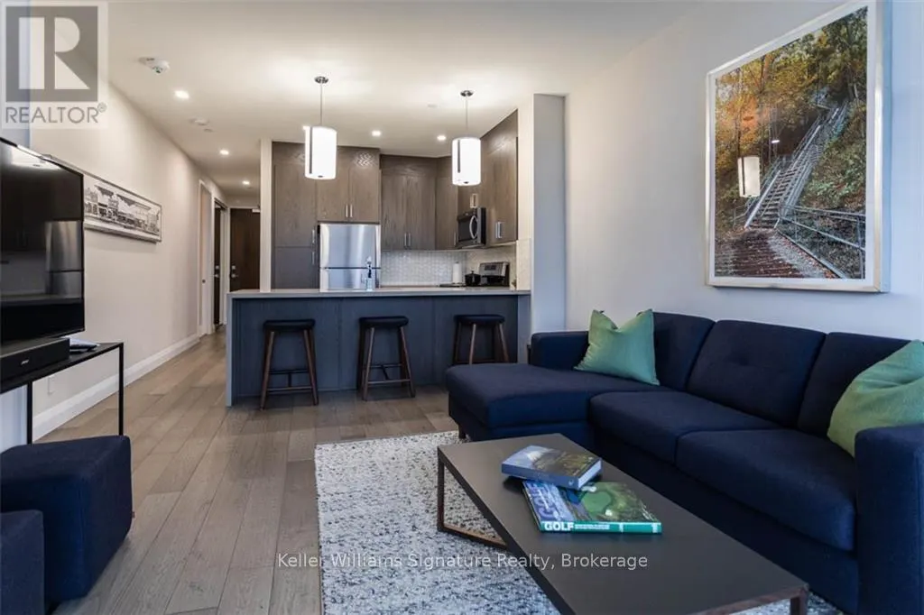 207 - 101 LOCKE STREET S, #207