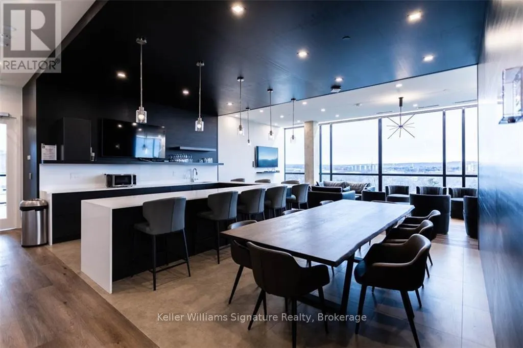 207 - 101 LOCKE STREET S, #207