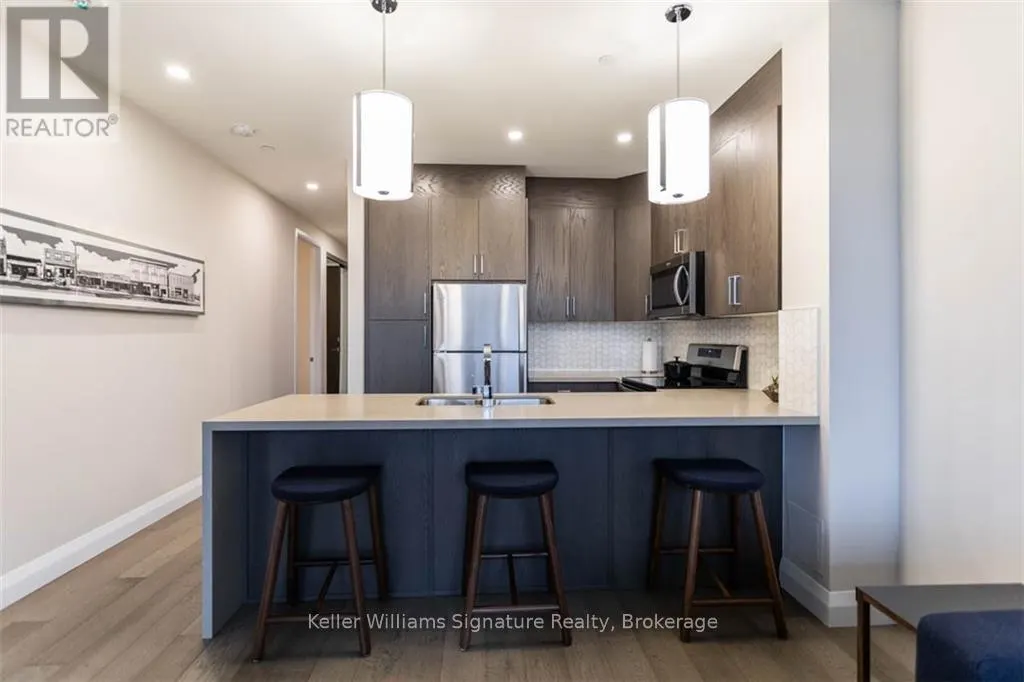 207 - 101 LOCKE STREET S, #207