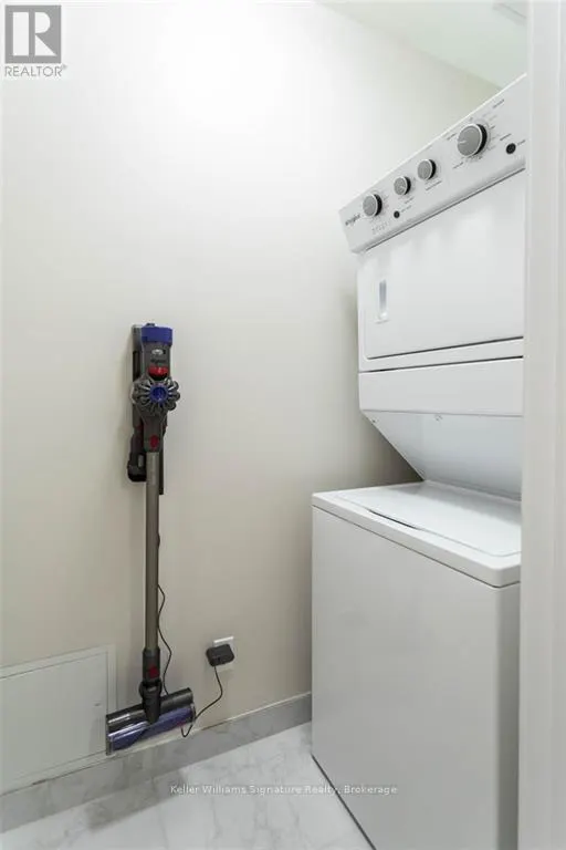207 - 101 LOCKE STREET S, #207