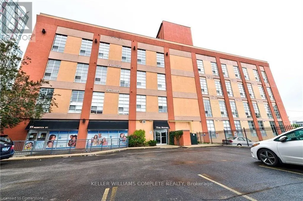 202 - 11 REBECCA STREET E