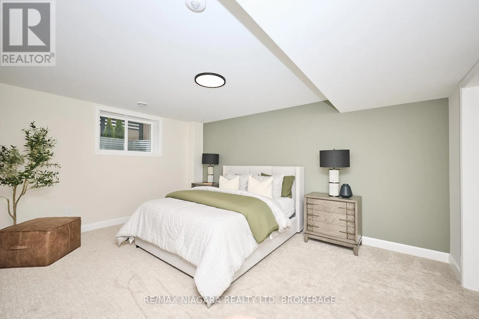 6 BUTTERNUT CRESCENT