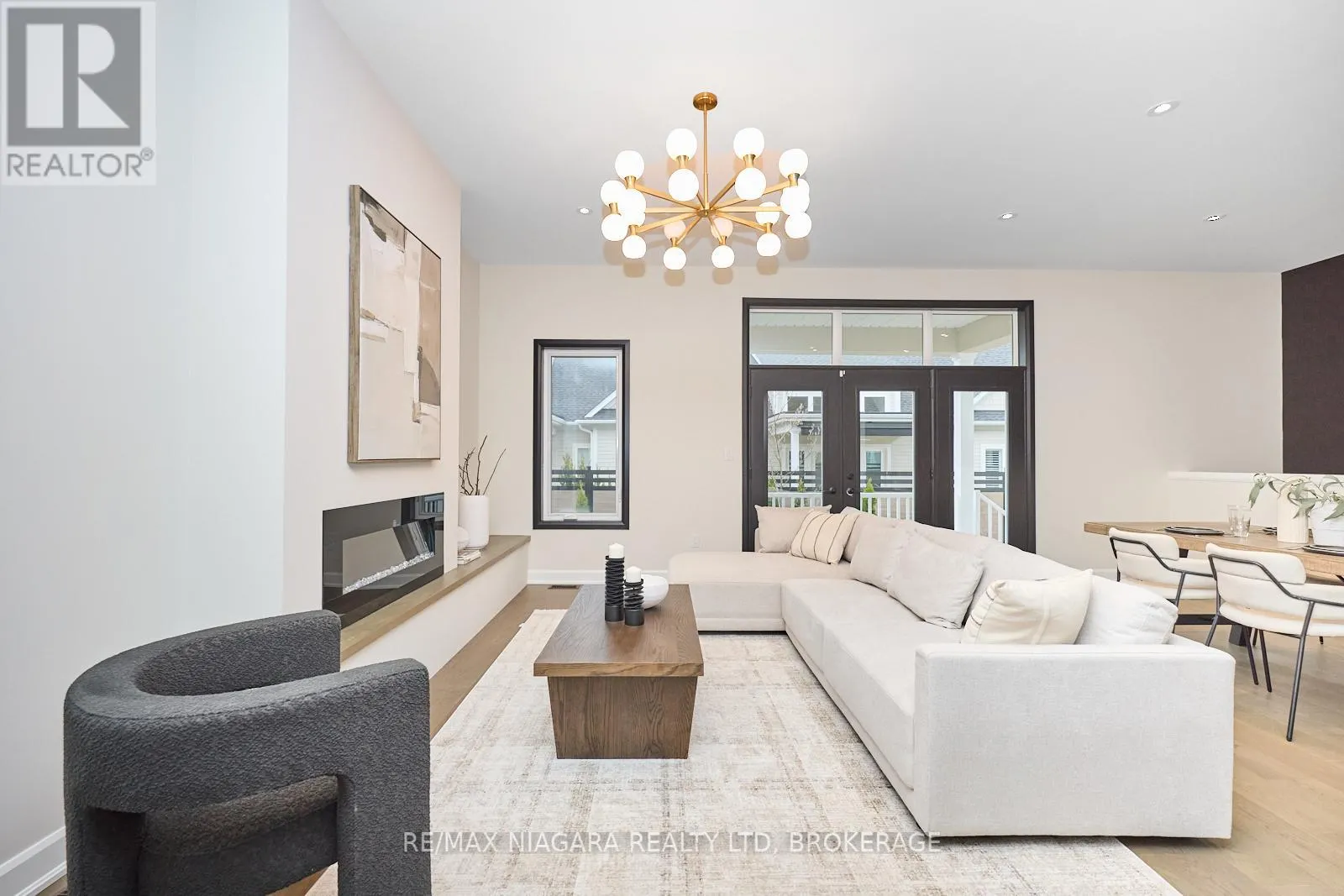 6 BUTTERNUT CRESCENT