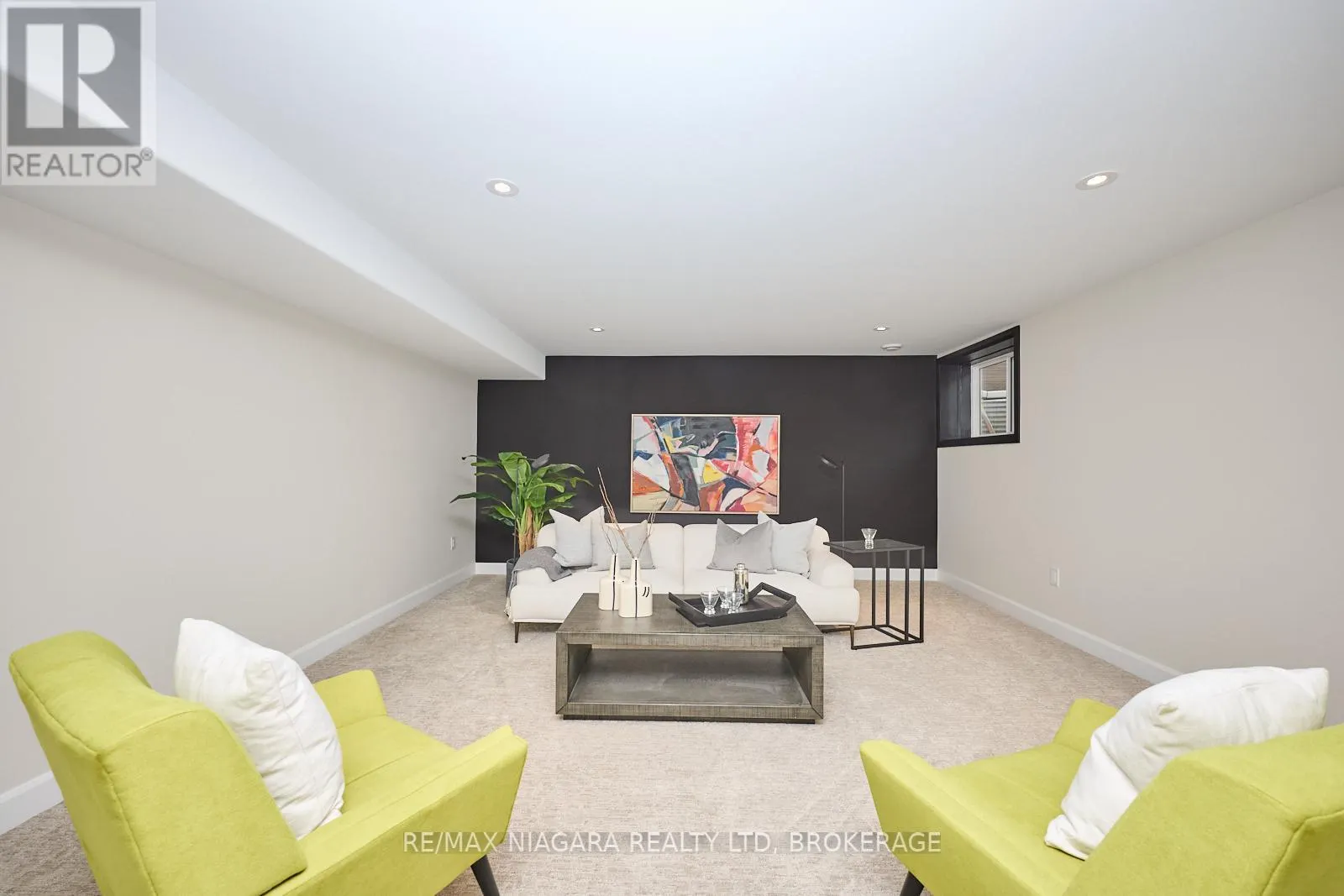 6 BUTTERNUT CRESCENT