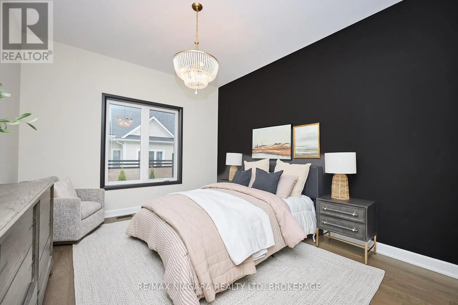 6 BUTTERNUT CRESCENT