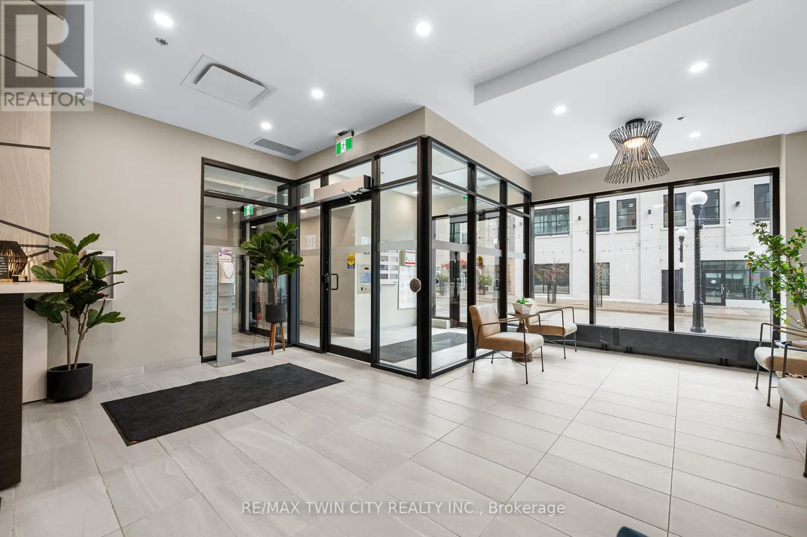 2407 - 60 CHARLES STREET W