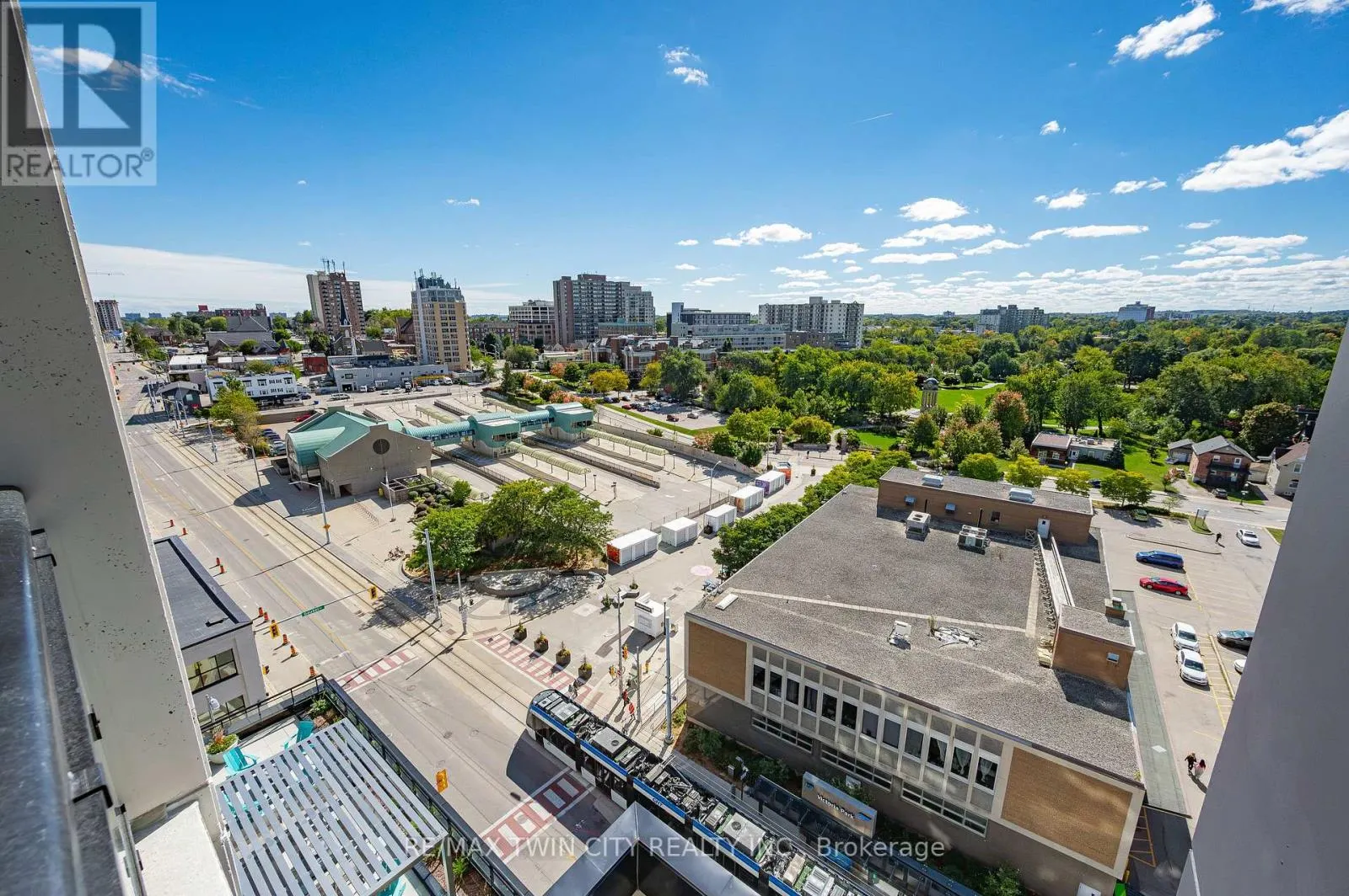 2407 - 60 CHARLES STREET W